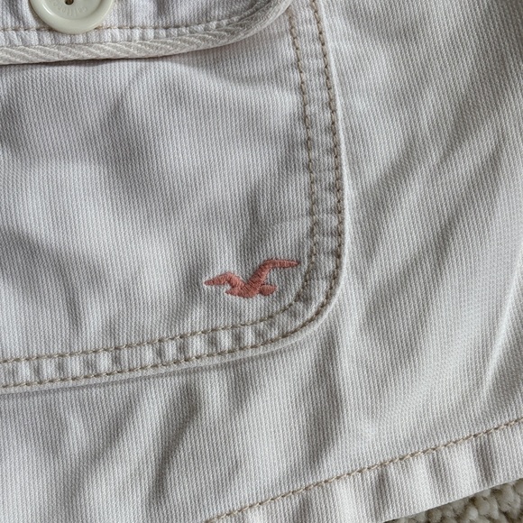 Vintage Hollister Women's Cream Cargo Shorts - Picture 10 of 12